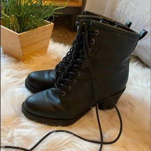 CHUNKY BOOTS by ZIGI Soho 8.5 Kourtlan ‼️